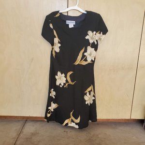 Fully lined. Jessica Howard flare dress. Made in USA. Above Knee